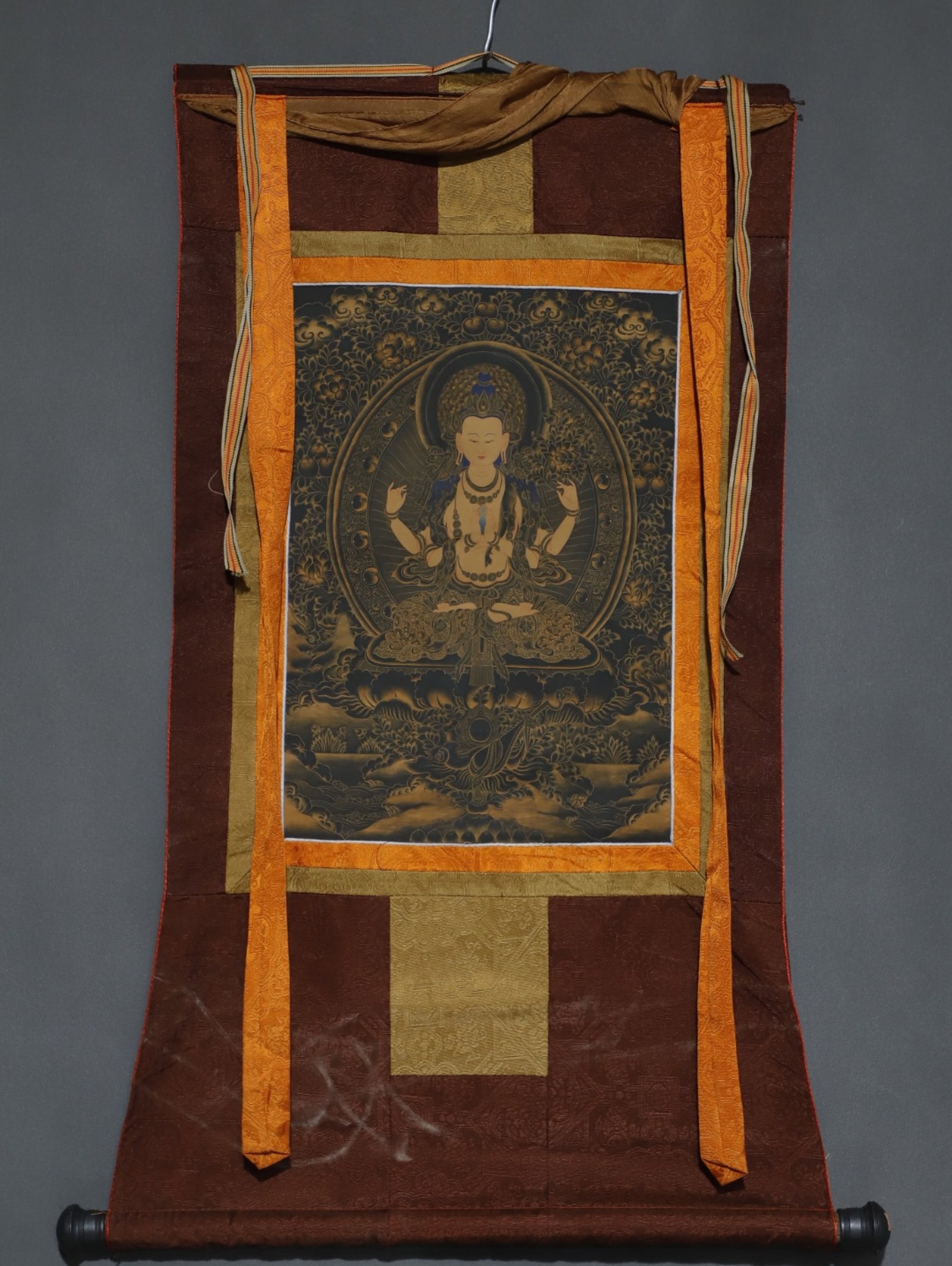 A Rare Brocade Painted Color Statue of Four-Armed Guanyin Tangka: A Rare Brocade Painted Color Statue of Four-Armed Guanyin Tangka,Qing Dynasty, China,Size:34.6inx18.1in,(Without frame)16.5inx11in 织锦彩绘四臂观音Î