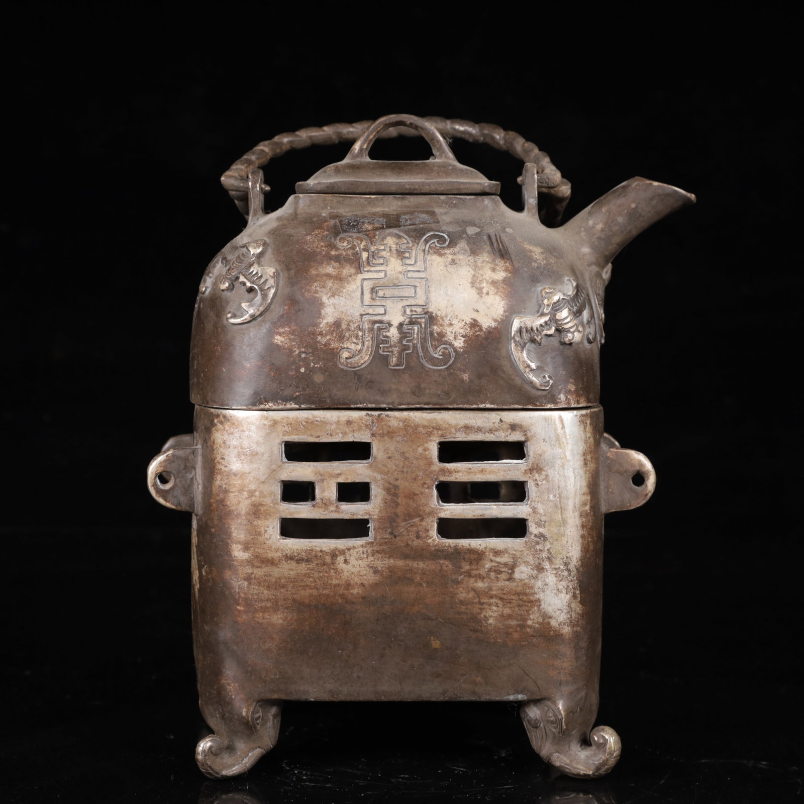 An Exquisite Silver-Plated Bronze Bats Pattern Censer (1 of 13)