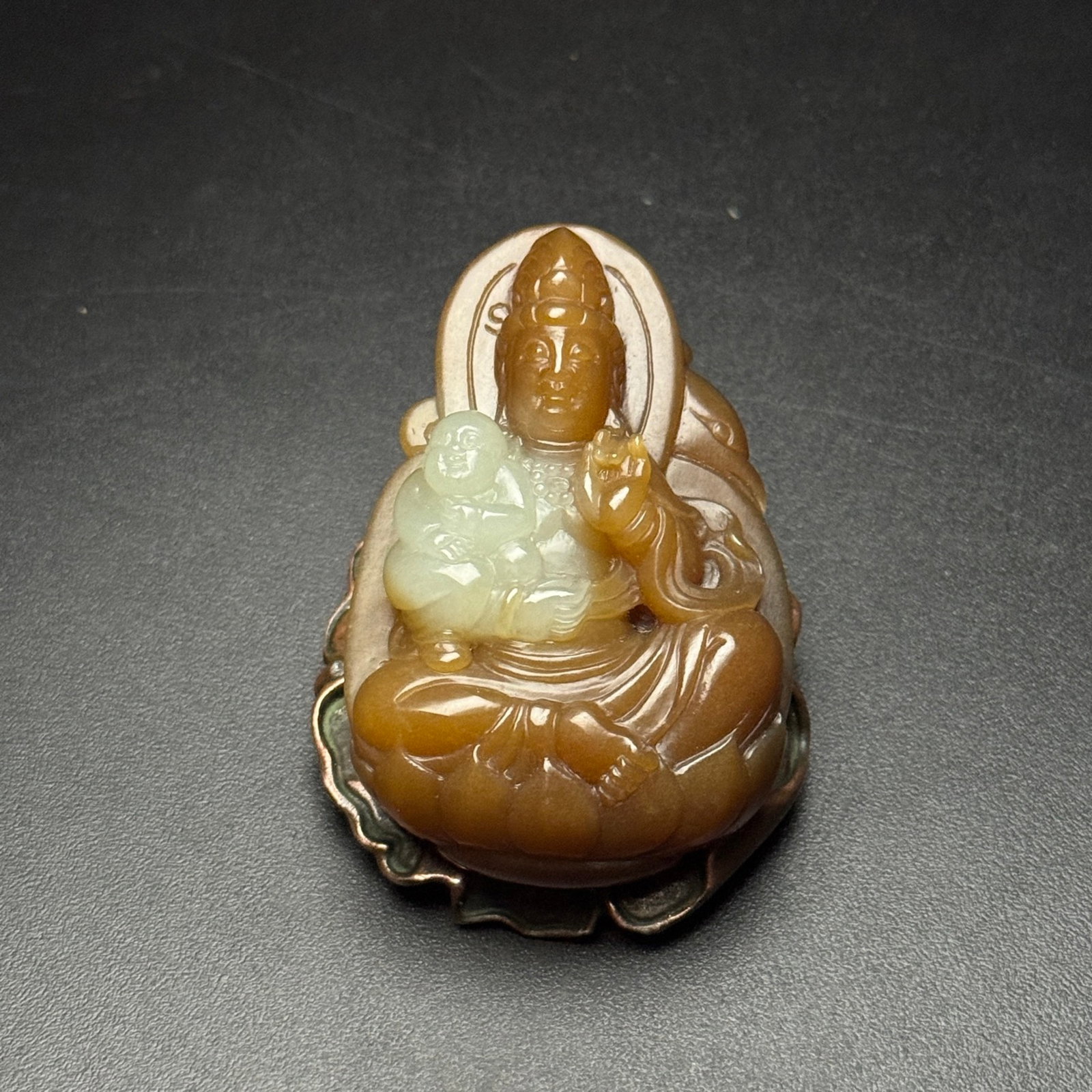 An Exquisite White Jade Statue of Child-Granting Avalokitesvara Pendant: An Exquisite White Jade Statue of Child-Granting Avalokitesvara Pendant,Qing Dynasty,China,Size:1.6inx2.5inx0.7in,Weight:65g 白玉送子观音像挂件,&#