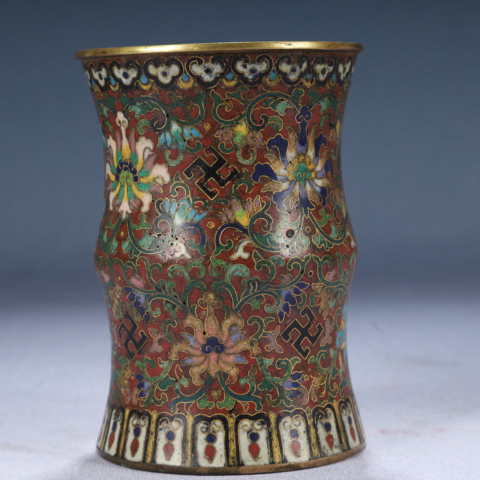 An Exquisite Cloisonne Lotus Pattern Brush Pot: An Exquisite Cloisonne Lotus Pattern Brush Pot,Qing Dynasty, China,Qianlong Four-character Mark,Size:3.5inx4.7in,Weight:500g 景泰蓝缠枝莲纹笔筒,&#