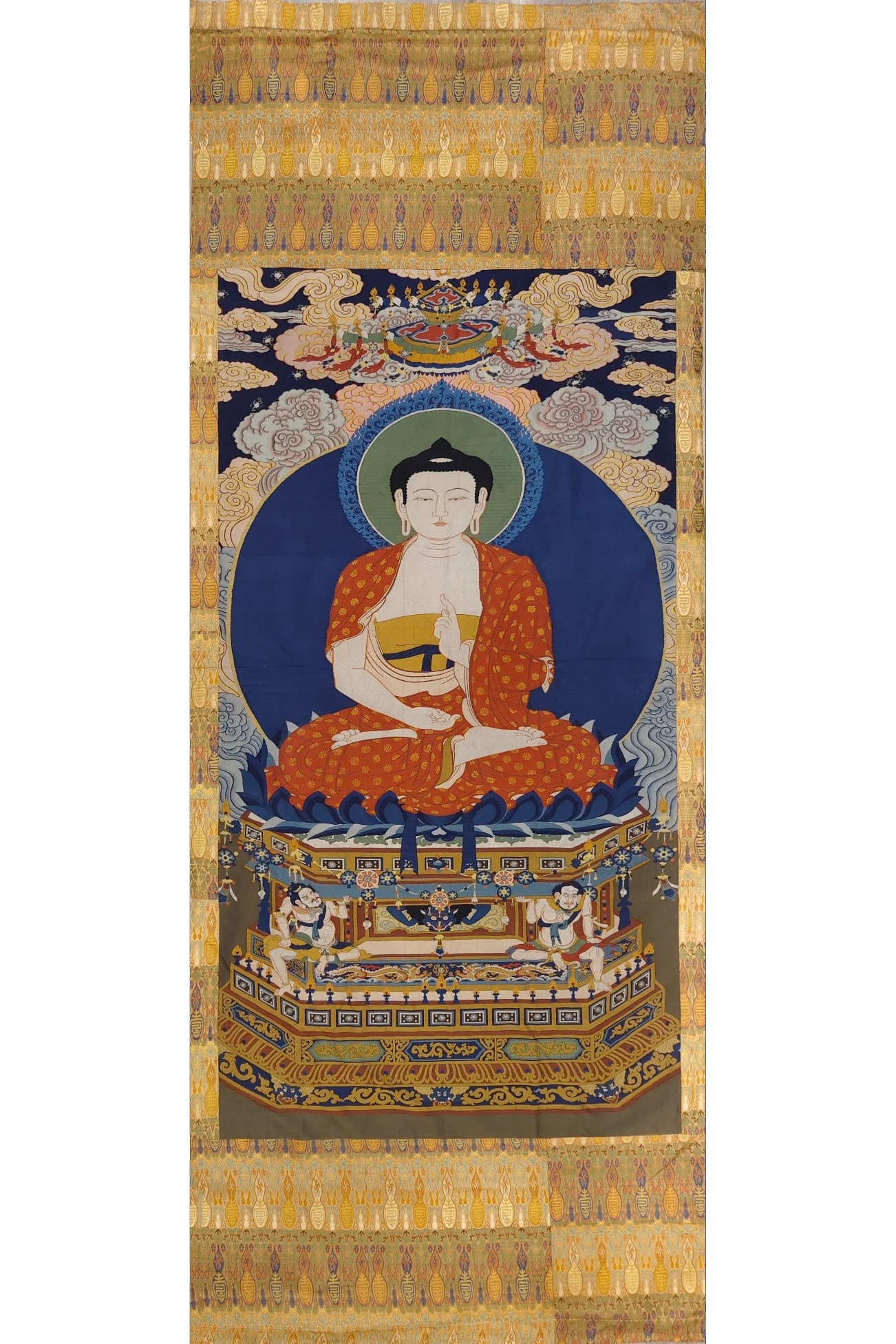 An exquisite kesi thangka with image of Sakyamuni: An exquisite kesi Thangka with an image of Sakyamuni. Qing Dynasty, China, kesi craftsmanship is an ancient and fine handicraft with a long history and unique skills in China. This technique is