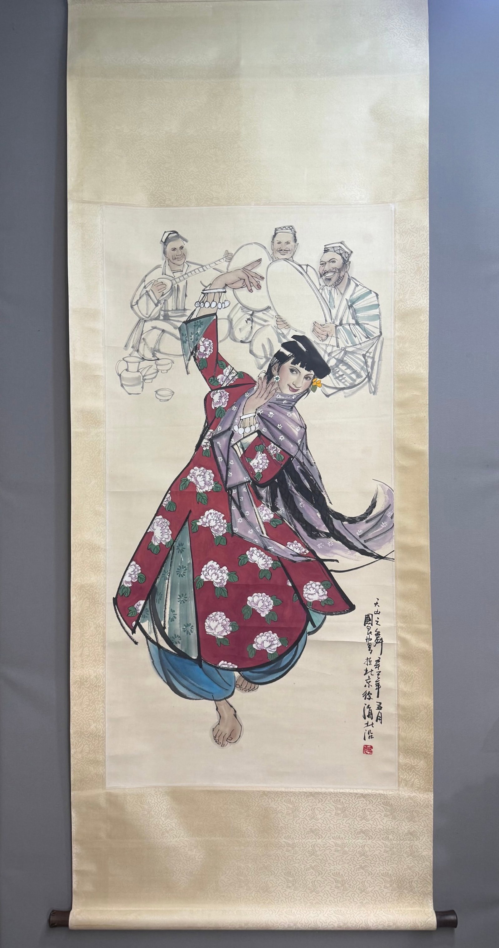 A Chinese Vertical Scroll Ink Painting of Figure on Paper: A Chinese Vertical Scroll Ink Painting of Figure on Paper,Shi Guoliang,Size:54.3inx27.2in