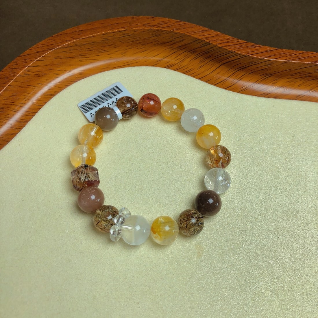 An Exquisite Crystal Bracelet: An Exquisite Crystal Bracelet,Size:0.5in,0.4inx0.4in,Weight:35.6g 水晶手串