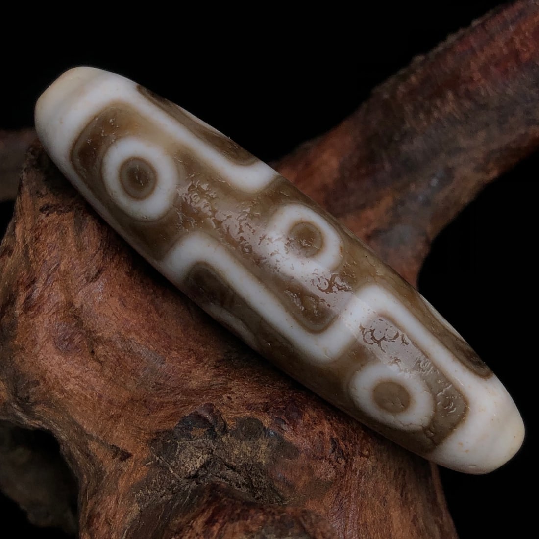 An Exquisite Dzi Bead Pendant - 9