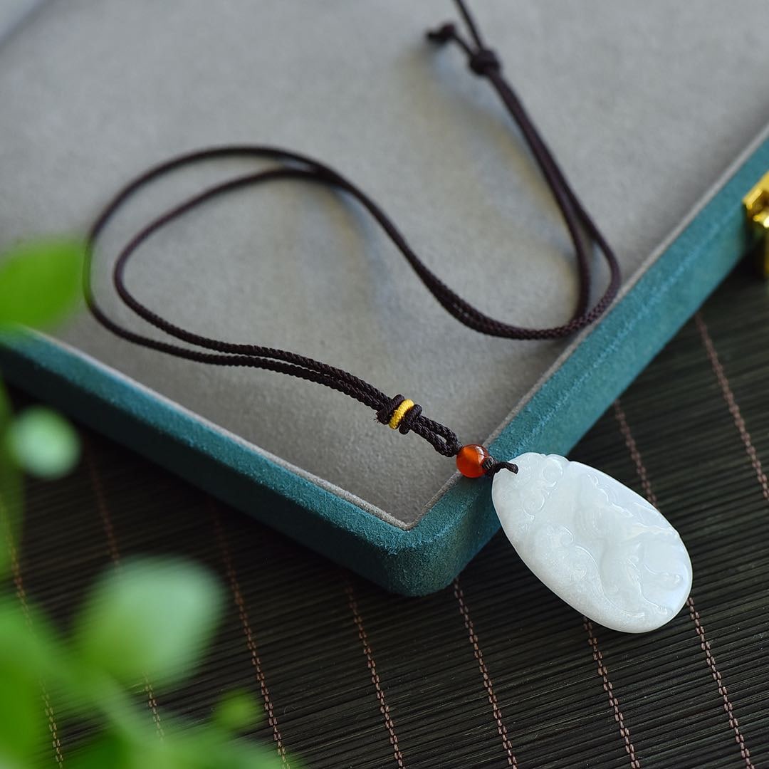 An Exquisite White Jade Sheep Pattern Pendant - 5