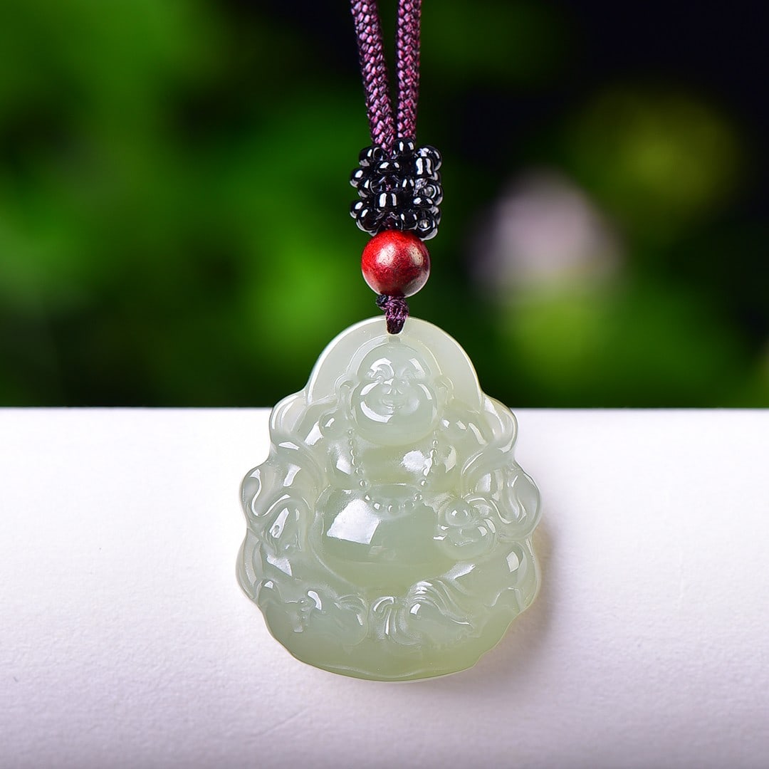 An Exquisite White Jade Statue of Maitreya Buddha Pendant: An Exquisite White Jade Statue of Maitreya Buddha Pendant,Size:1.1inx1.4in 白玉弥勒佛像挂件