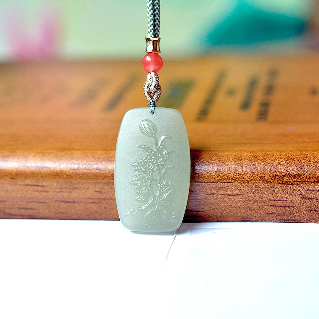 An Exquisite Greenish Jade Pendant: An Exquisite Greenish Jade Pendant,Size:0.9inx1.4in 青玉挂件