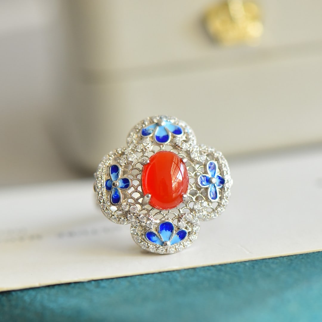 An Exquisite Sterling Silver Inlaid Agate Enamel Ring: An Exquisite Sterling Silver Inlaid Agate Enamel Ring,Size:0.3inx0.4in 纯银镶玛瑙珐琅戒指
