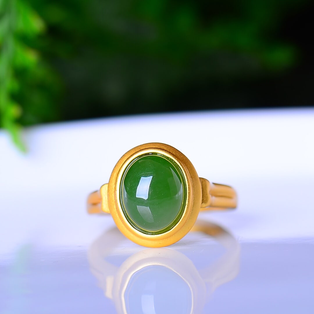 An Exquisite Sterling Silver-Gold Plated Inlaid Jasper Ring: An Exquisite Sterling Silver-Gold Plated Inlaid Jasper Ring,Size:0.3inx0.4in 纯银镀金镶碧玉戒指