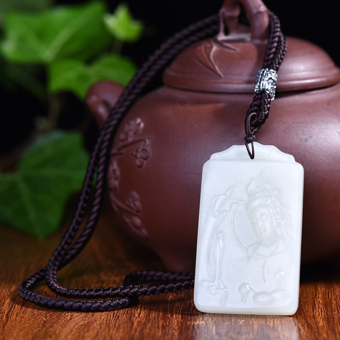 An Exquisite White Jade Avalokitesvara Pattern Pendant - 4