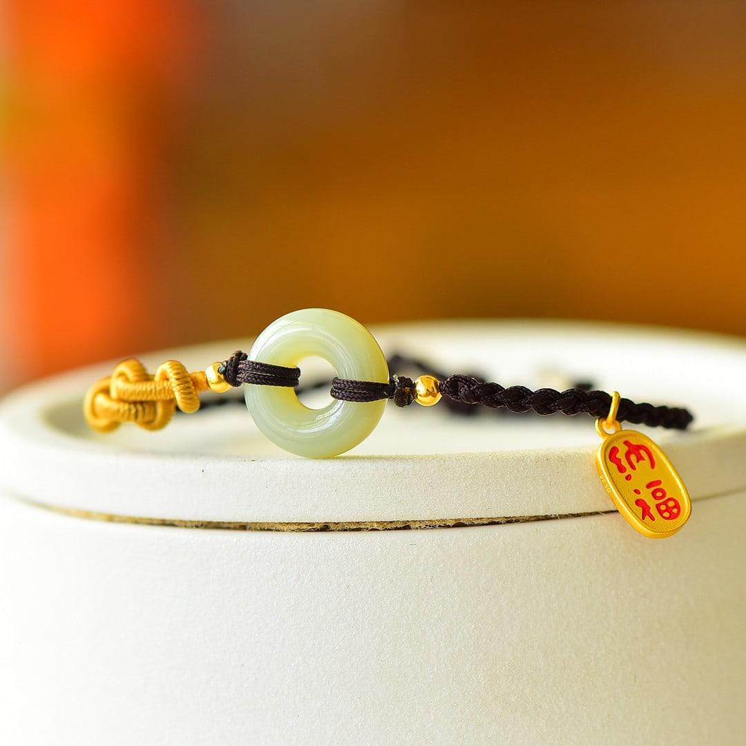 An Exquisite Sterling Silver-Gold Plated Inlaid White Jade Bracelet: An Exquisite Sterling Silver-Gold Plated Inlaid White Jade Bracelet,Size:0.6inx0.6in 纯银镀金镶白玉手链