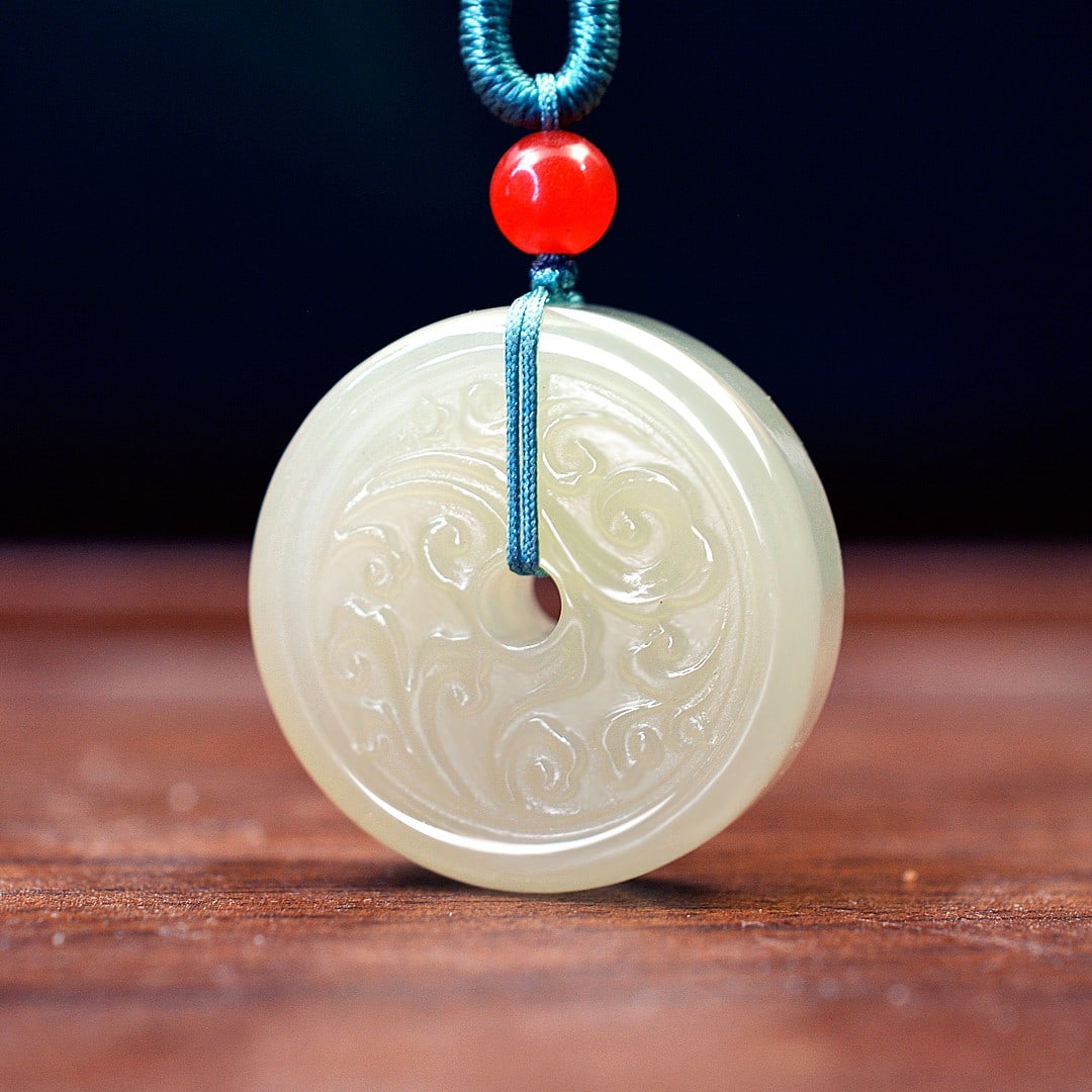 An Exquisite White Jade Pendant - 3