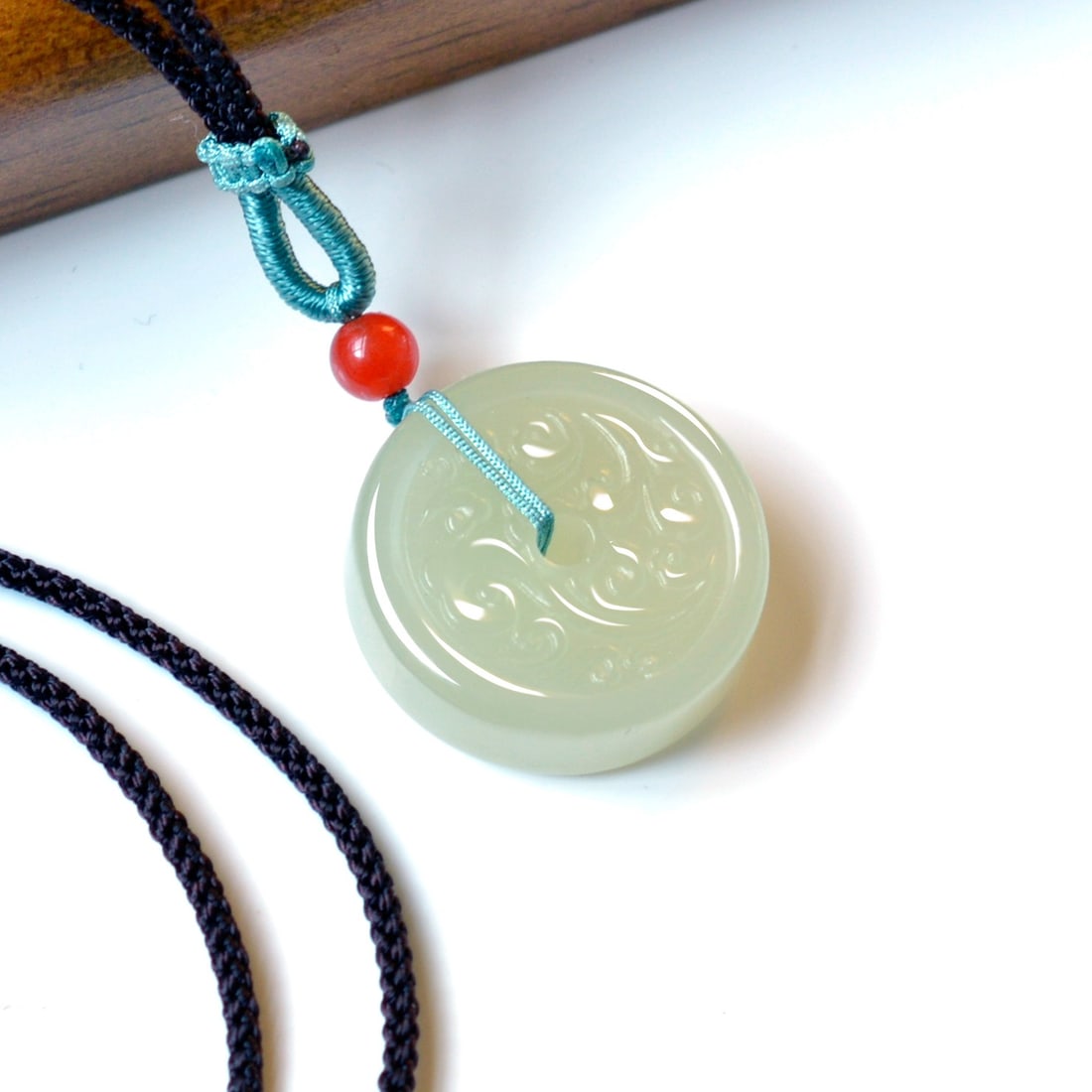 An Exquisite White Jade Pendant - 4