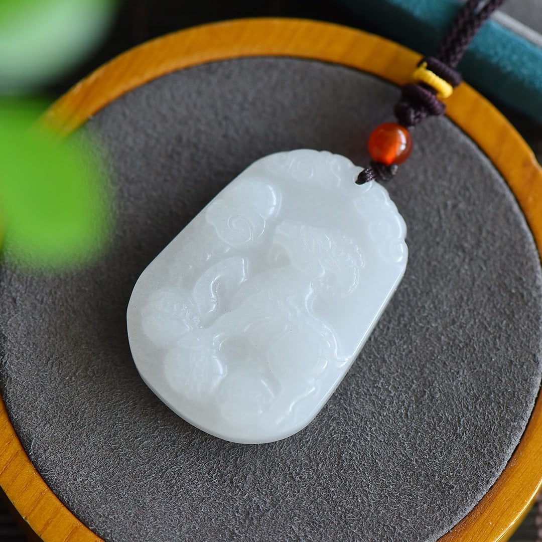 An Exquisite White Jade Sheep Pattern Pendant - 4