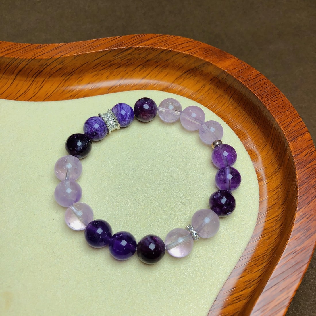 An Exquisite Crystal Bracelet: An Exquisite Crystal Bracelet,Size:0.4in,Weight:27.2g 水晶手串