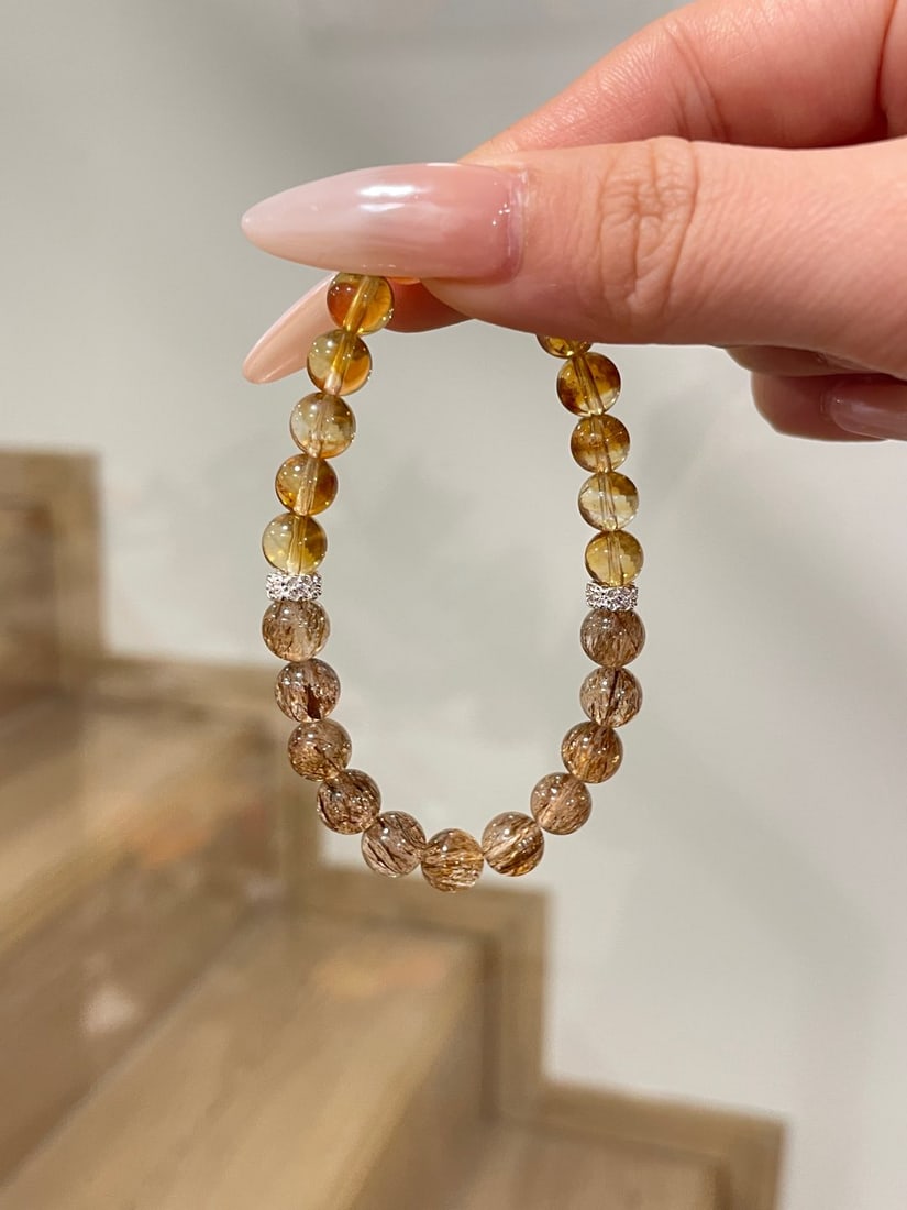 An Exquisite Crystal Bracelet - 9