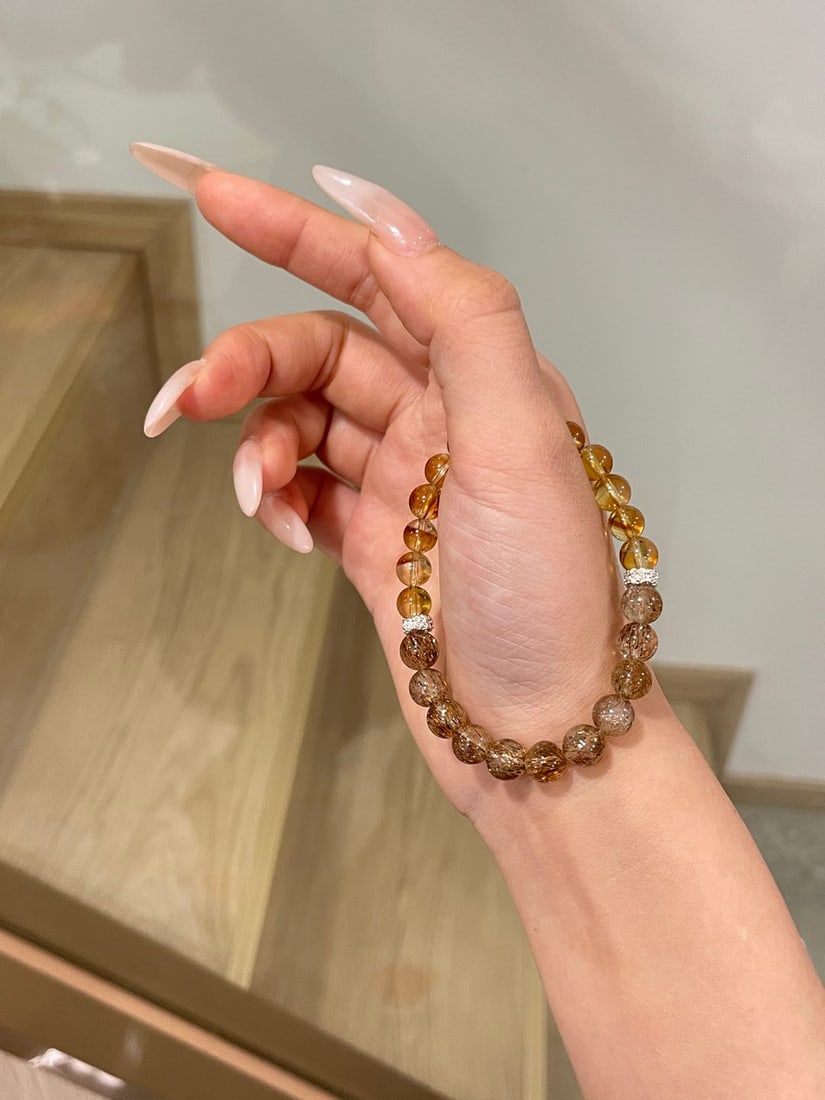 An Exquisite Crystal Bracelet - 11