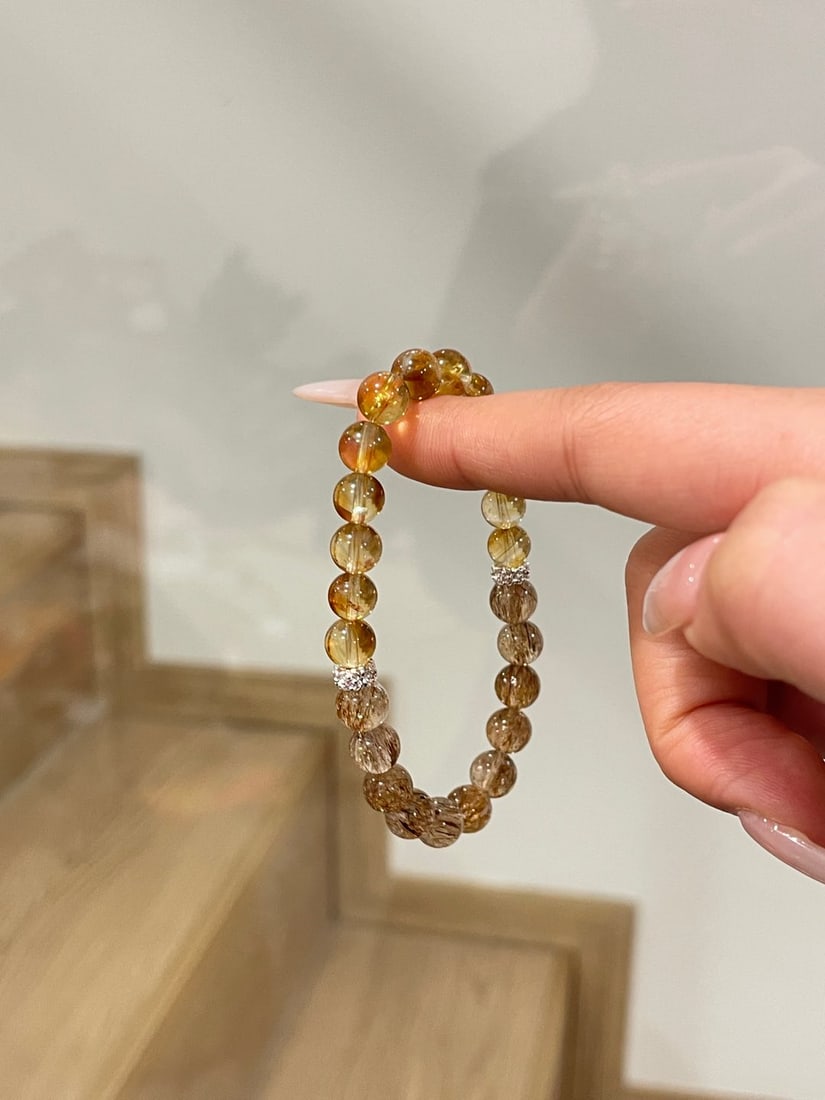 An Exquisite Crystal Bracelet - 17