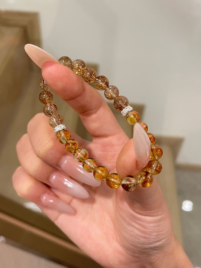 An Exquisite Crystal Bracelet - 4