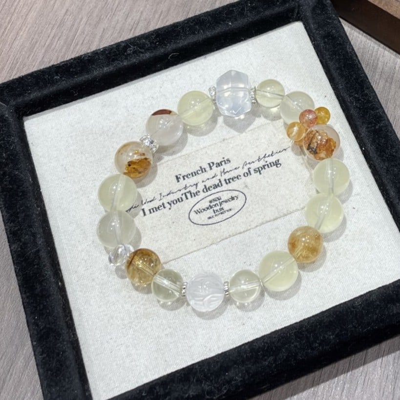 An Exquisite Crystal Bracelet: An Exquisite Crystal Bracelet,Size:0.5in 水晶手串