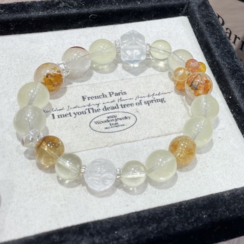 An Exquisite Crystal Bracelet - 2