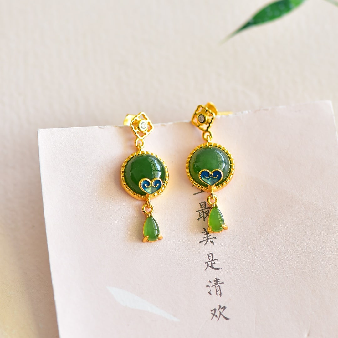 A Pair of Exquisite Sterling Silver-Gold Plated Inlaid Jasper Enamel Earrings: A Pair of Exquisite Sterling Silver-Gold Plated Inlaid Jasper Enamel Earrings 一对纯银镀金镶碧玉珐琅耳环