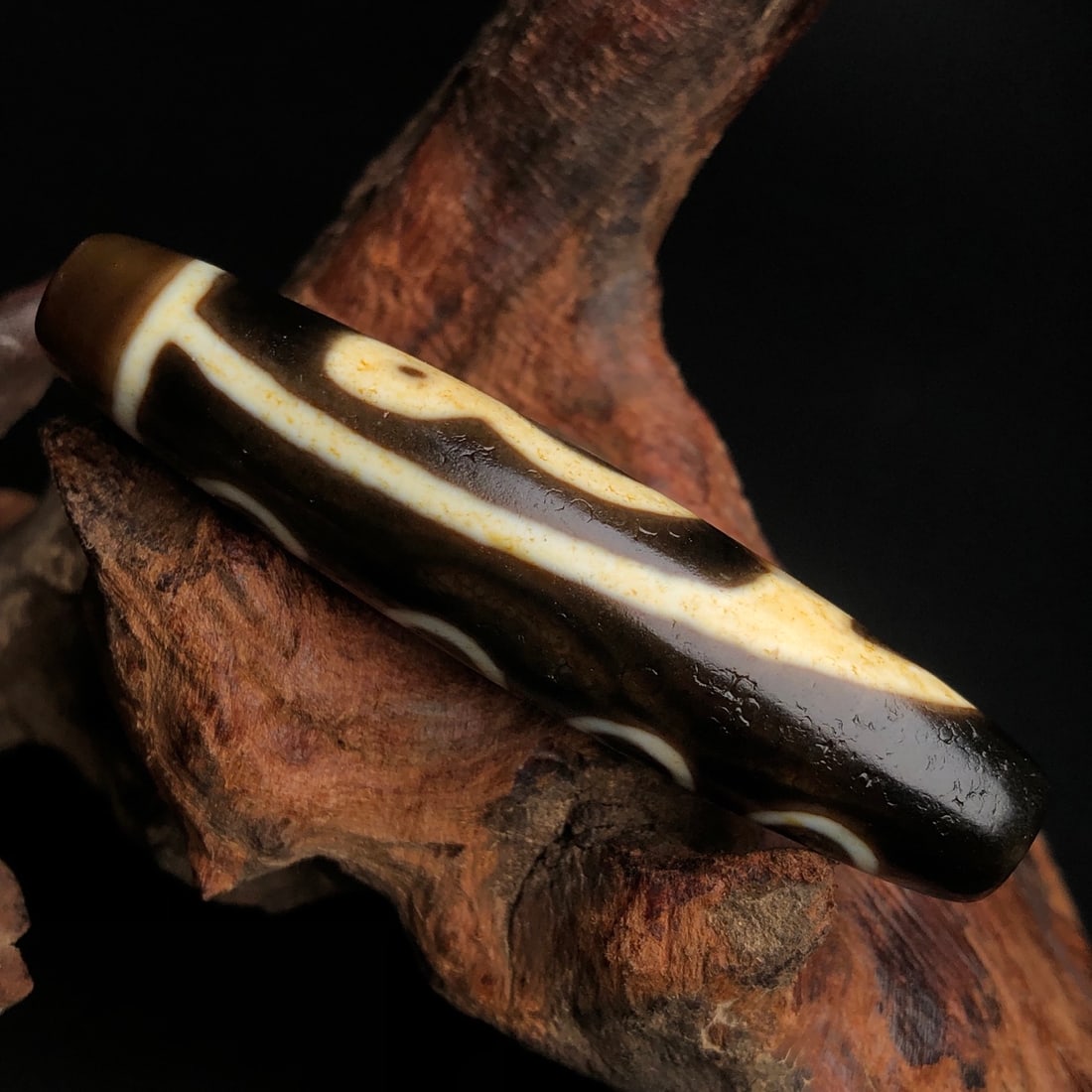 An Exquisite Dzi Bead Pendant - 2