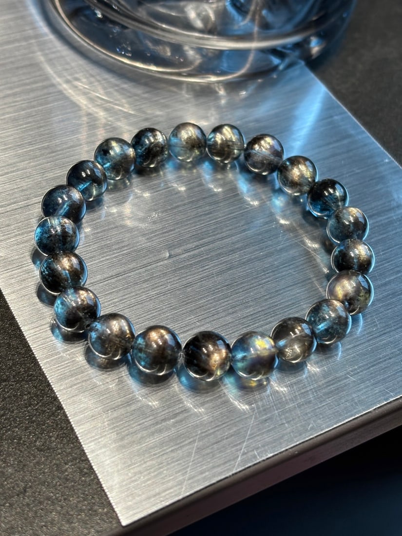 An Exquisite Aquamarine Bracelets: An Exquisite Aquamarine Bracelets,Size:0.4in,Weight:22.2g 海蓝宝手串