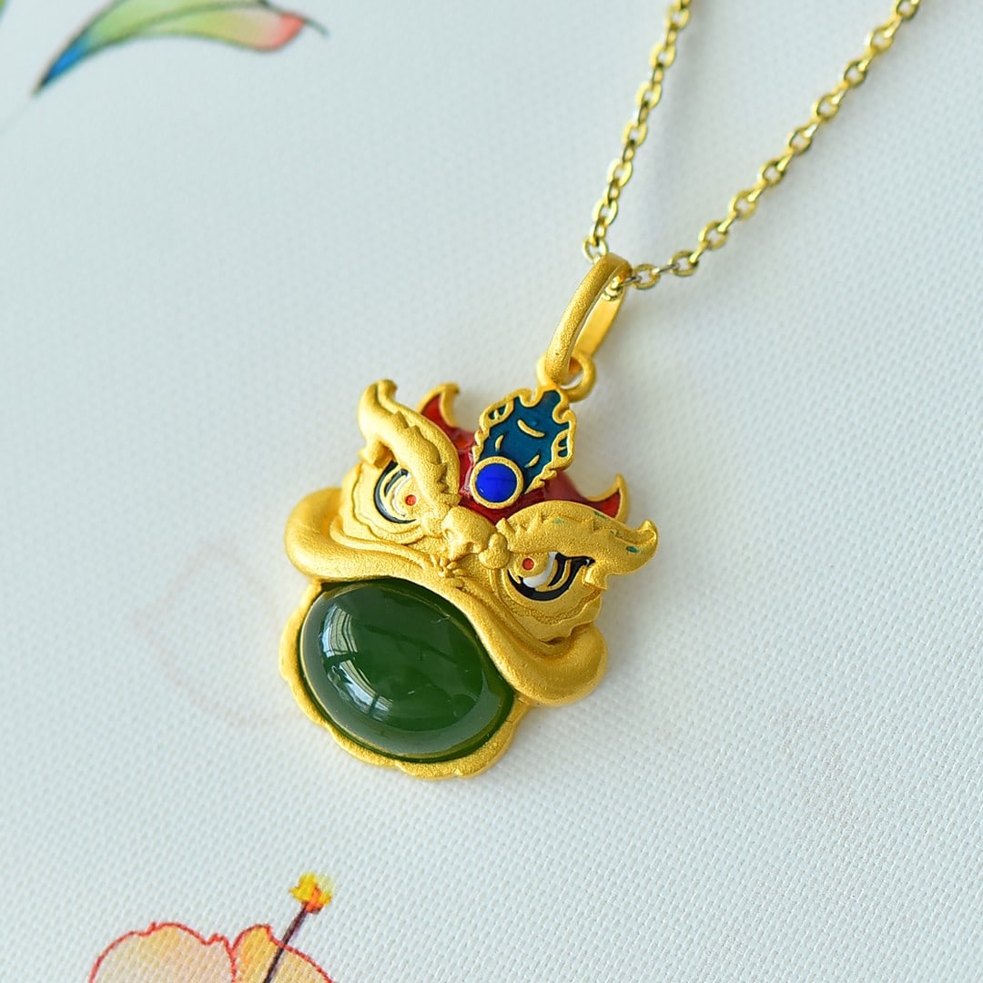 An Exquisite Sterling Silver-Gold Plated Inlaid Jasper Pendant: An Exquisite Sterling Silver-Gold Plated Inlaid Jasper Pendant 纯银镀金镶碧玉吊坠