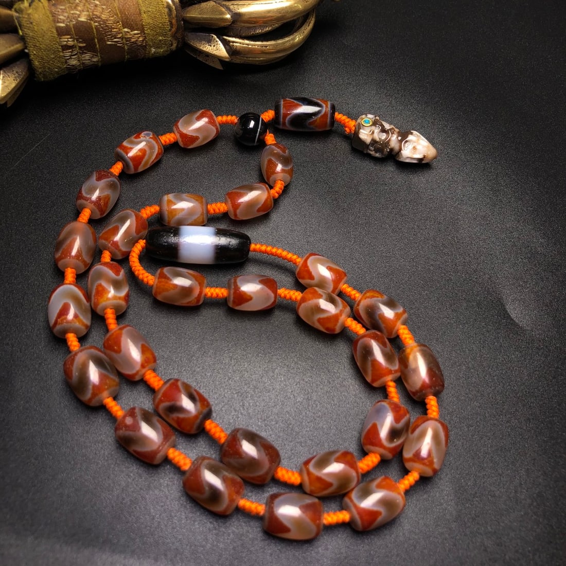 A Precious Dzi Bead Necklace - 2