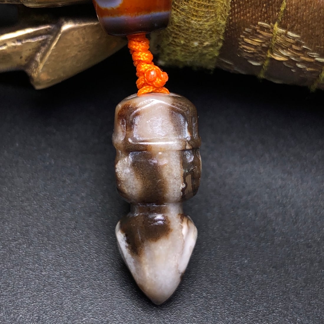 A Precious Dzi Bead Necklace - 8