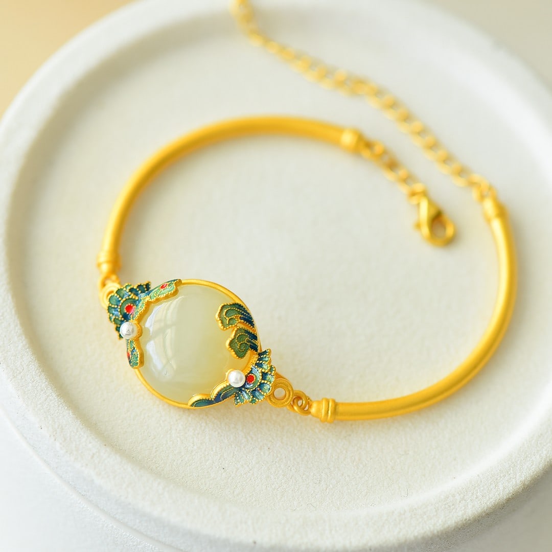 An Exquisite Sterling Silver-Gold Plated Inlaid White Jade Enamel Bracelet,Inlaid Pearl: An Exquisite Sterling Silver-Gold Plated Inlaid White Jade Enamel Bracelet,Inlaid Pearl,Size:0.6inx0.6in 纯银镀金镶白玉珐琅手链,॔