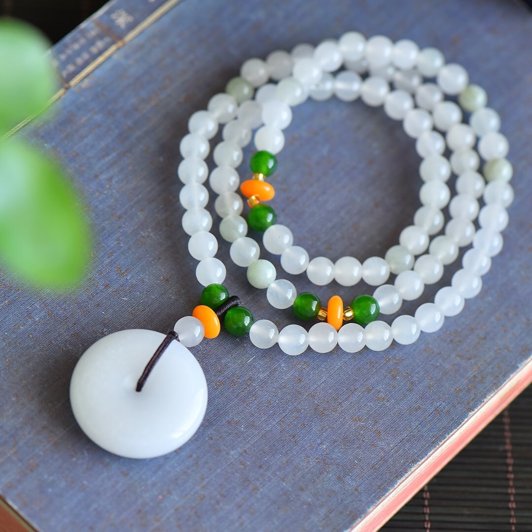 An Exquisite White Jade Pendant - 2