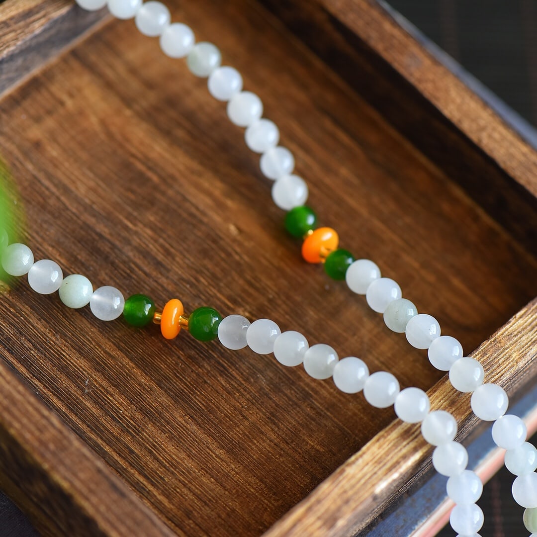 An Exquisite White Jade Pendant - 4