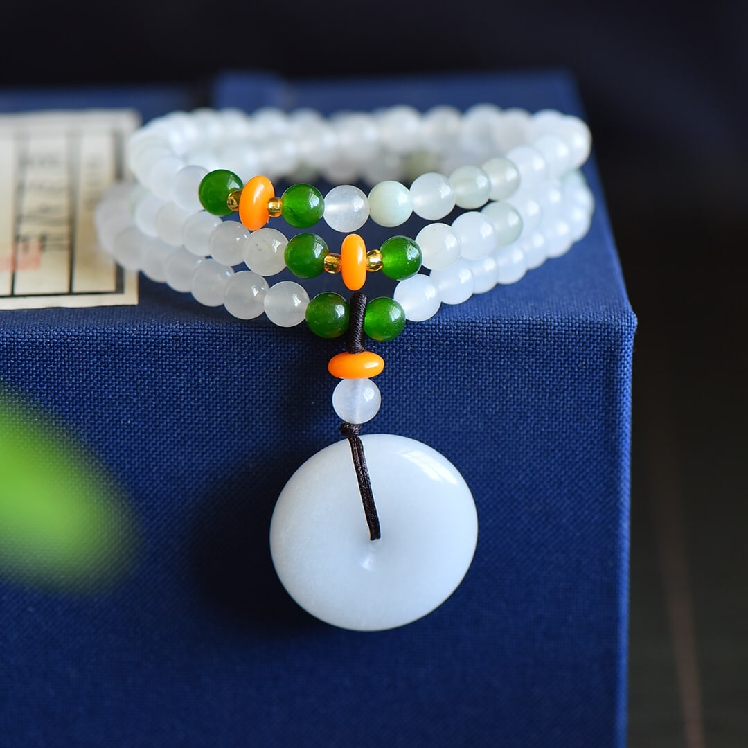 An Exquisite White Jade Pendant - 5