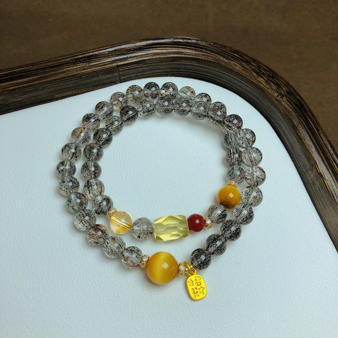 An Exquisite Crystal Bracelet: An Exquisite Crystal Bracelet,Size:0.3in,Weight:29.2g 水晶手串