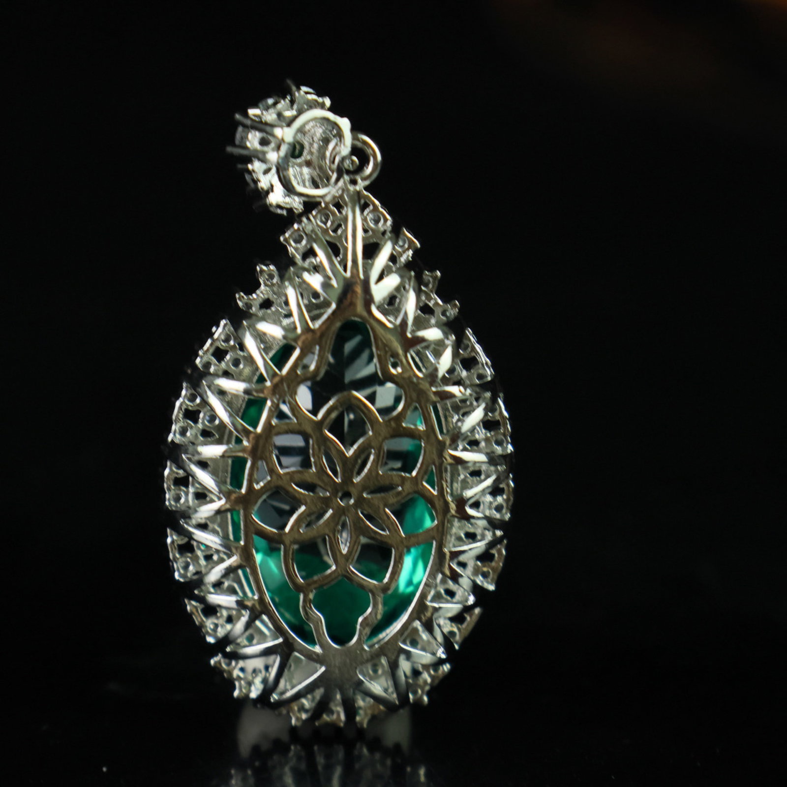 An Exquisite Pendant - 5
