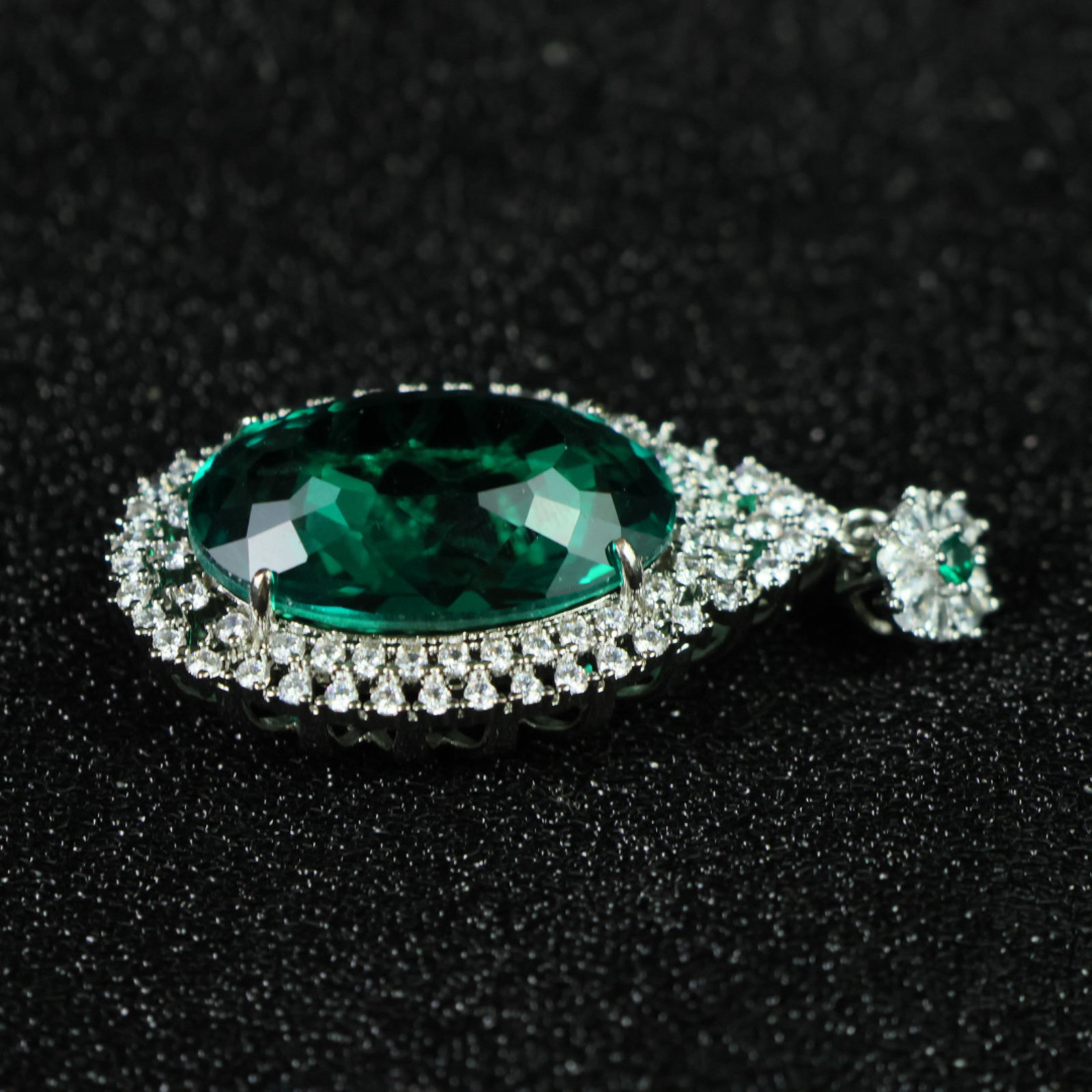 An Exquisite Pendant - 6