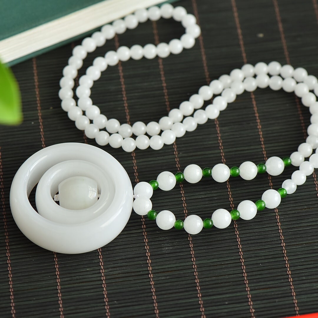 An Exquisite White Jade Pendant - 5