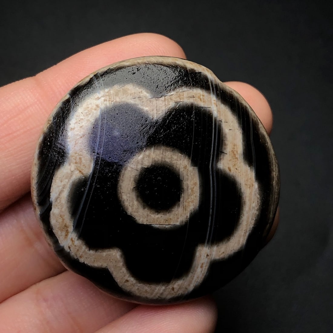 An Exquisite Dzi Bead Pendant - 2