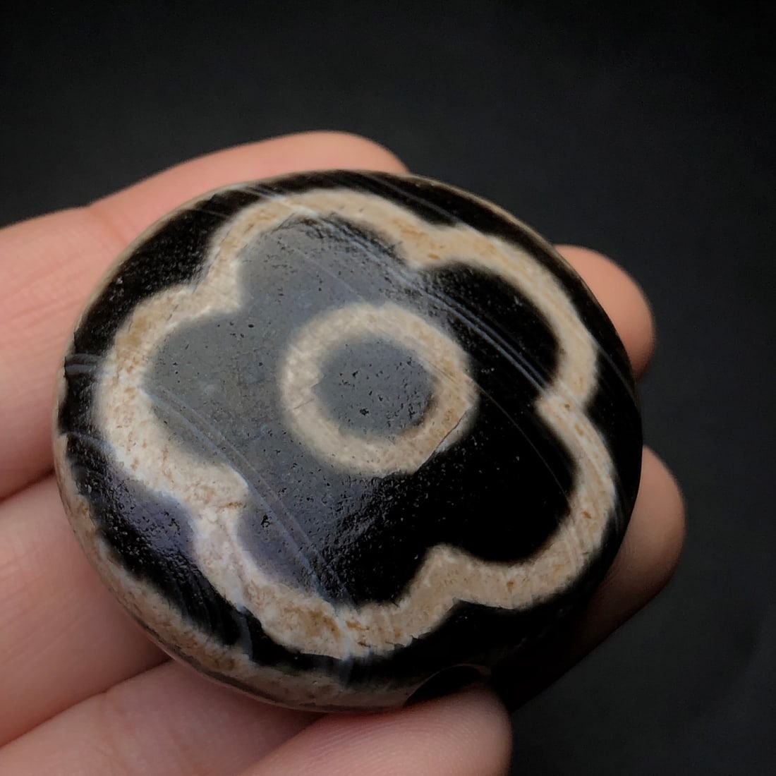 An Exquisite Dzi Bead Pendant - 6