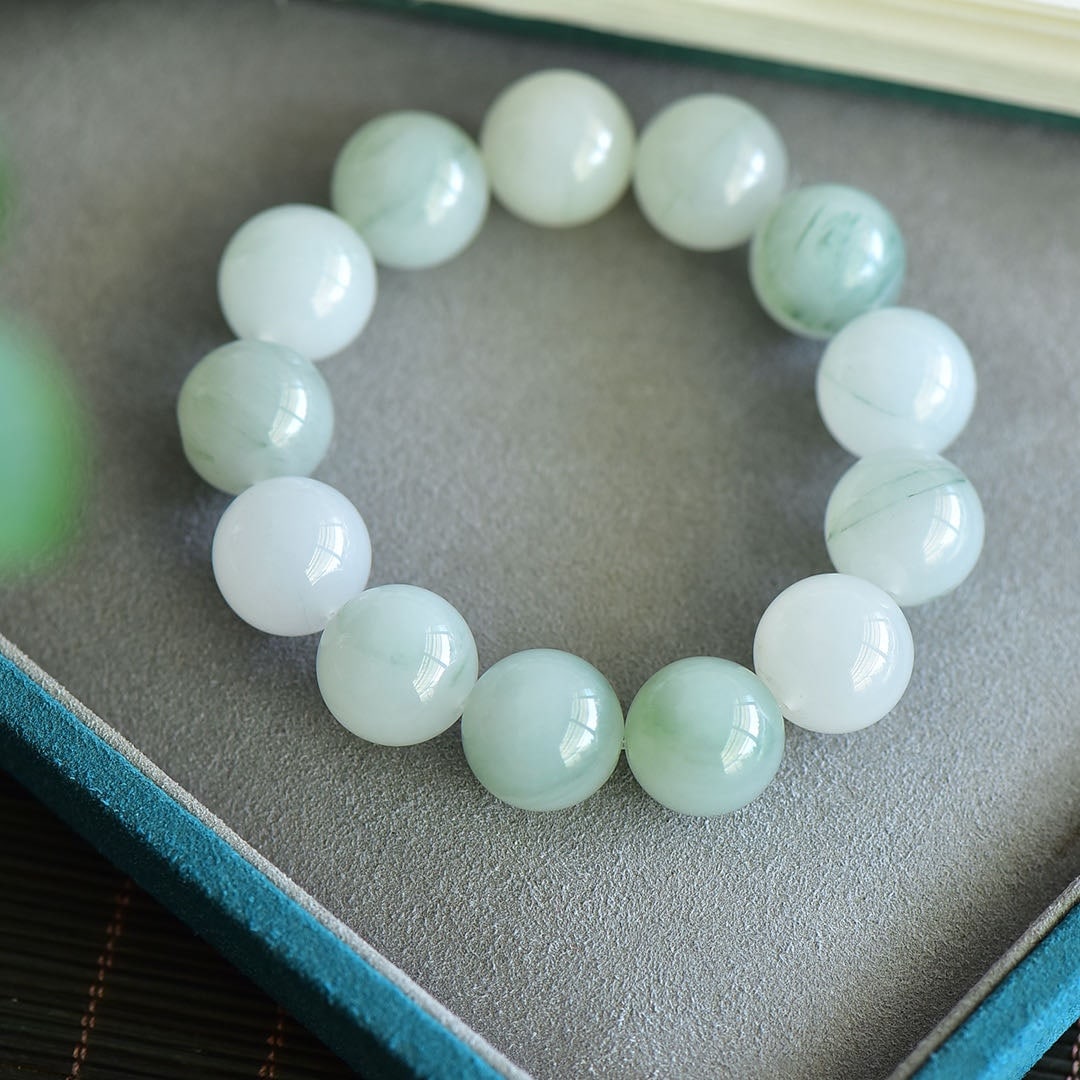 An Exquisite White Jade Bracelet - 2