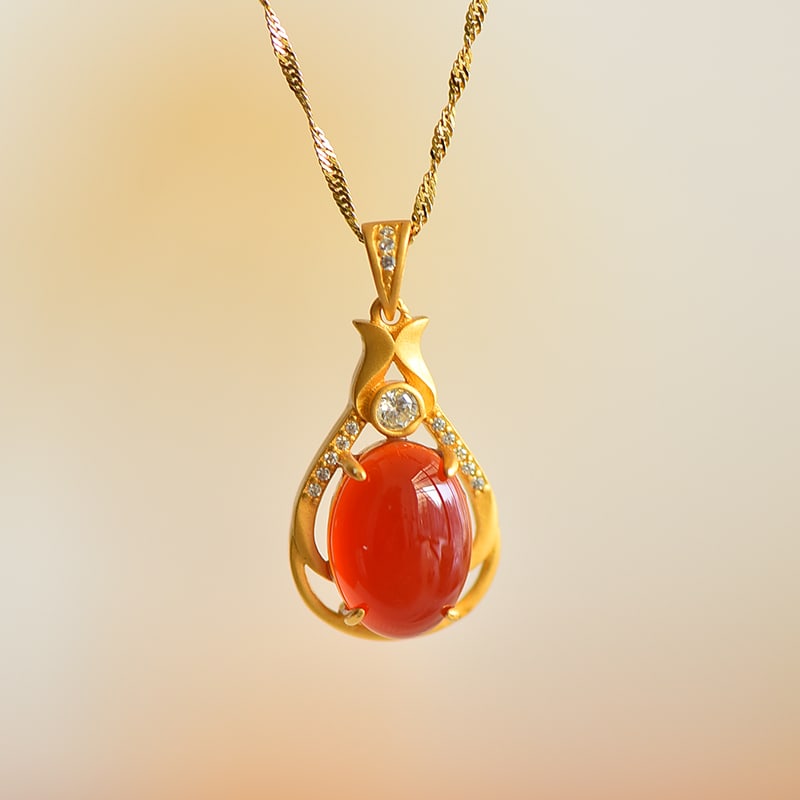 An Exquisite Sterling Silver-Gold Plated Inlaid Agate Pendant,Inlaid Diamond: An Exquisite Sterling Silver-Gold Plated Inlaid Agate Pendant,Inlaid Diamond,Size:0.4inx0.6in 纯银镀金镶玛瑙吊坠,嵌钻石