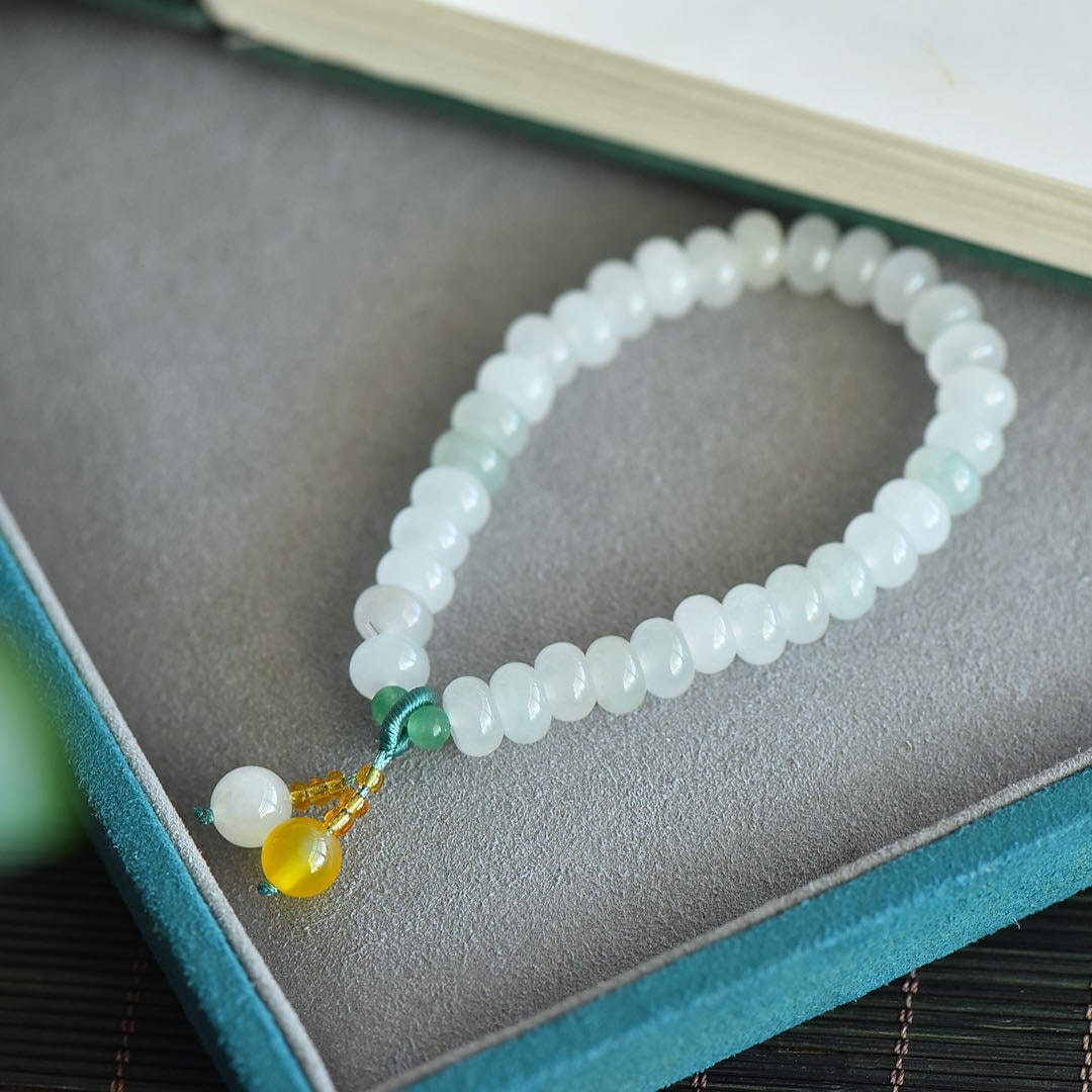 An Exquisite White Jade Bracelet - 2