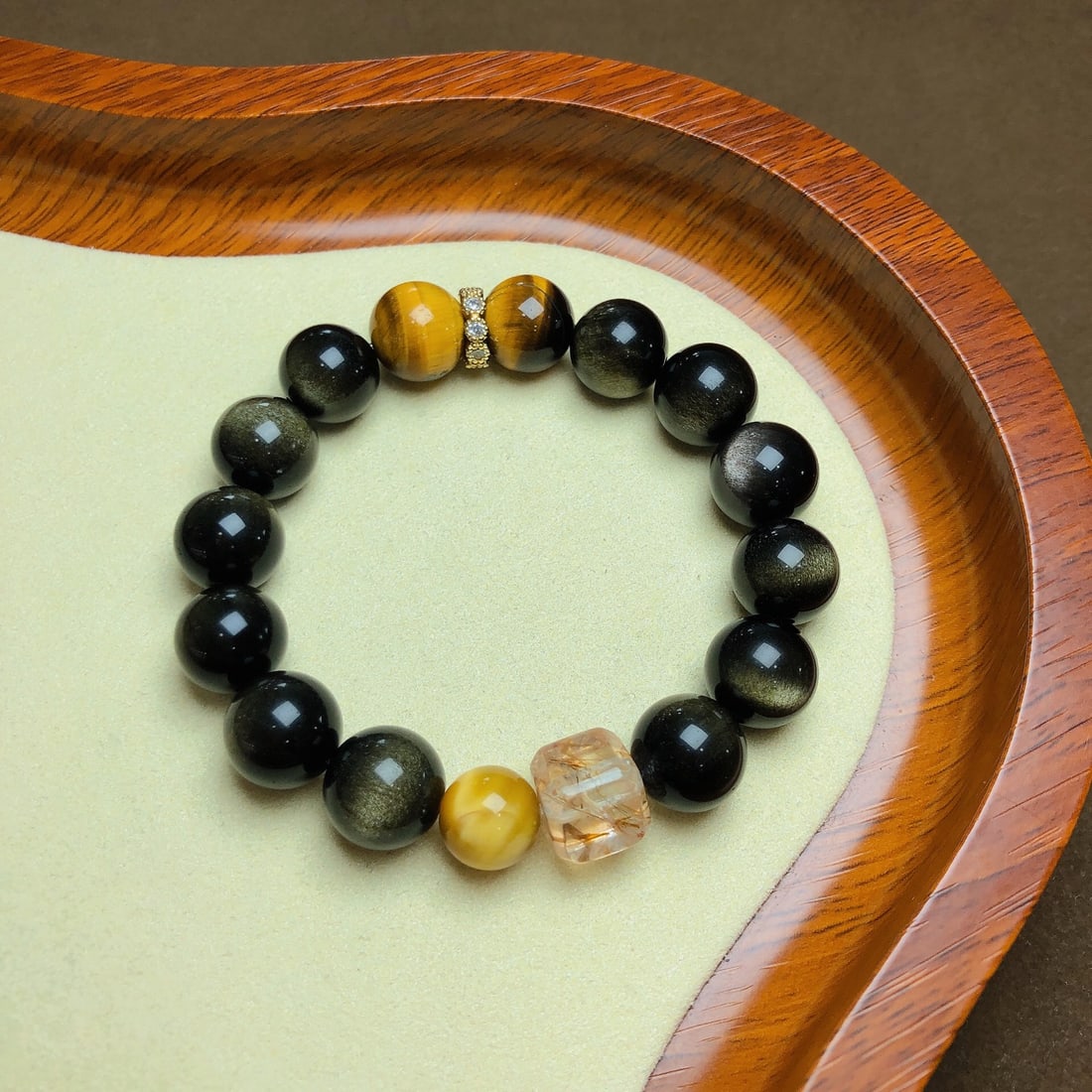 An Exquisite Crystal Gold Obsidian Bracelets: An Exquisite Crystal Gold Obsidian Bracelets,Size:0.5in,Weight:35.2g 水晶金曜石手串