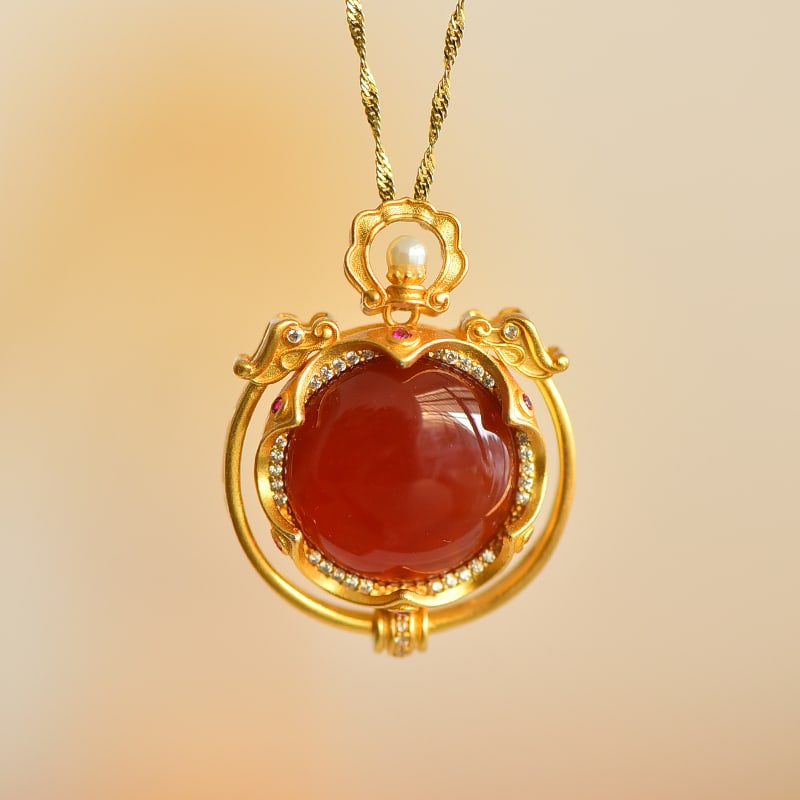 An Exquisite Sterling Silver-Gold Plated Inlaid Agate Pendant,Inlaid Diamond: An Exquisite Sterling Silver-Gold Plated Inlaid Agate Pendant,Inlaid Diamond 纯银镀金镶玛瑙吊坠,嵌钻石