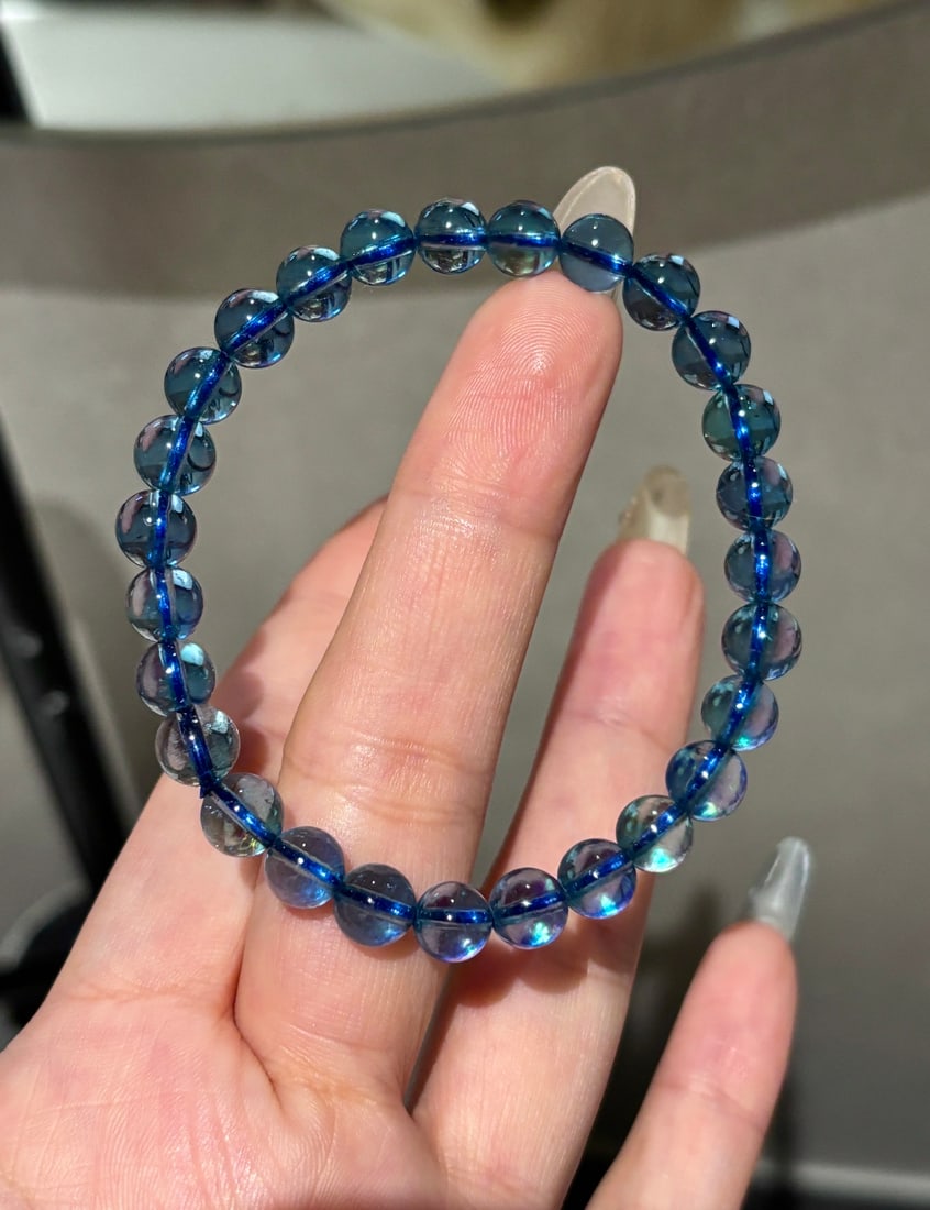 An Exquisite Aquamarine Bracelet: An Exquisite Aquamarine Bracelet,Size:0.3in,Weight:13.7g 海蓝宝手串