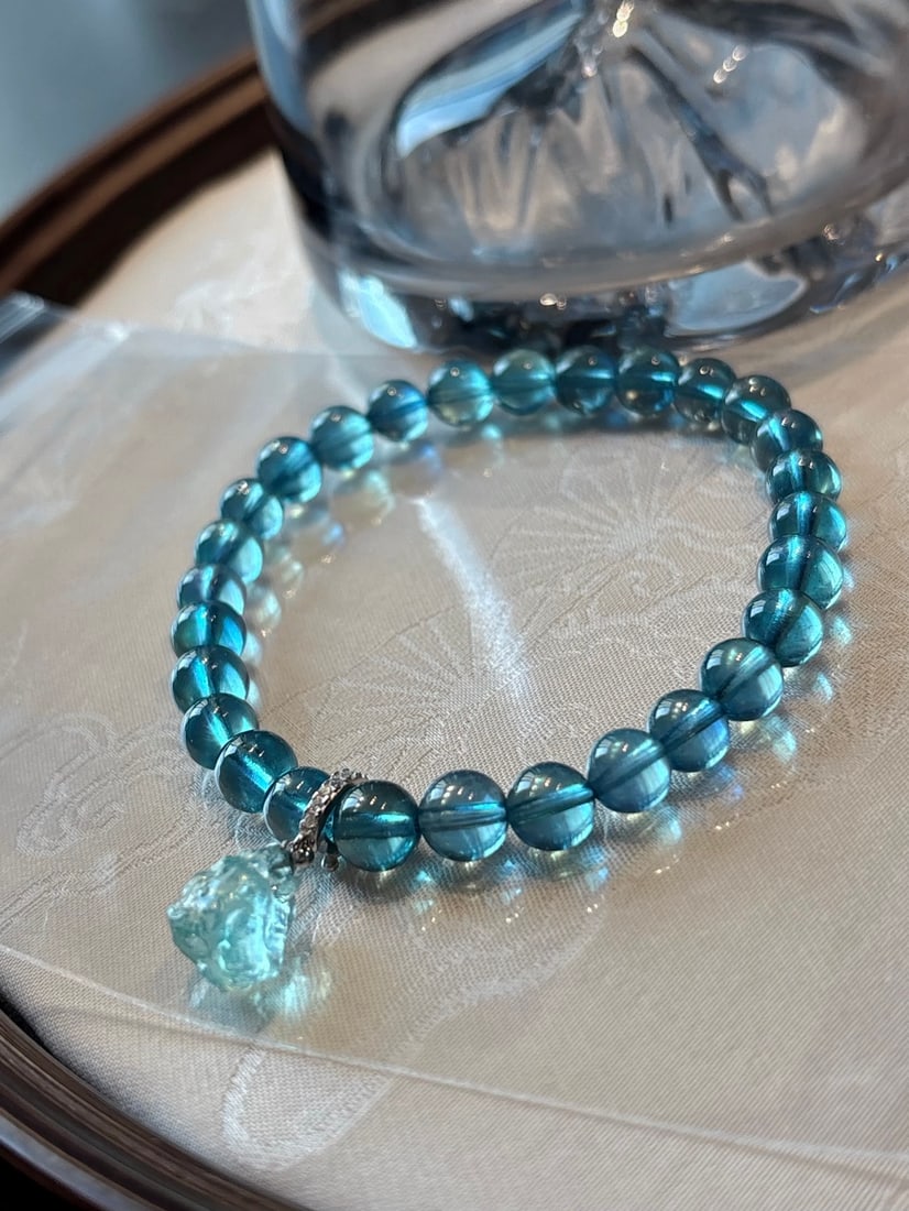 An Exquisite Aquamarine Bracelets: An Exquisite Aquamarine Bracelets,Size:0.3in,Weight:12.9g 海蓝宝手串