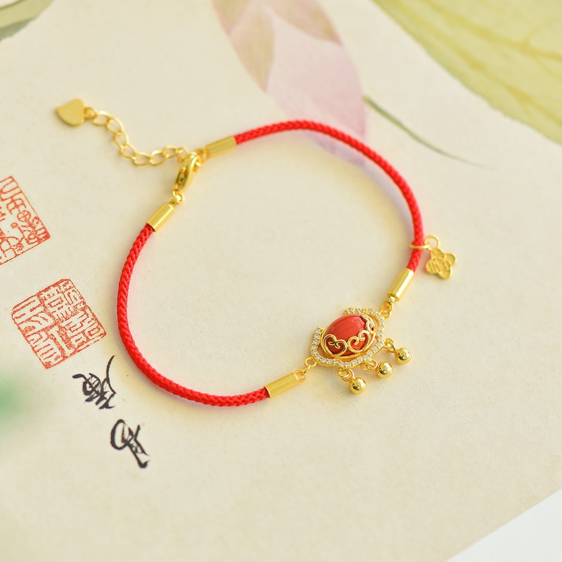 An Exquisite Sterling Silver-Gold Plated Inlaid Cinnabar Bracelets,Inlaid Diamond: An Exquisite Sterling Silver-Gold Plated Inlaid Cinnabar Bracelets,Inlaid Diamond,Size:0.3inx0.4in 寓意:万事如意,吉祥纳福