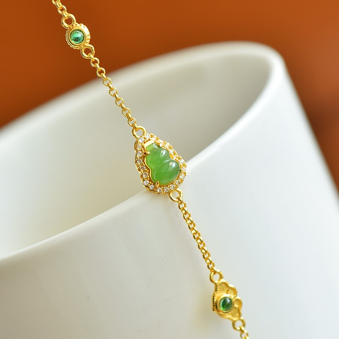 An Exquisite Sterling Silver-Gold Plated Inlaid Jasper Gourd Bracelet,Inlaid Diamond: An Exquisite Sterling Silver-Gold Plated Inlaid Jasper Gourd Bracelet,Inlaid Diamond,Size:0.2inx0.3in